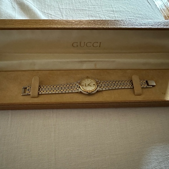 Gucci Vintage 2 toned Gold and Stainless steel watch - excellent condition - Picture 2 of 8